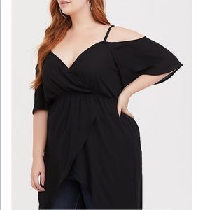 HI-LO COLD SHOULDER GEORGETTE TOP